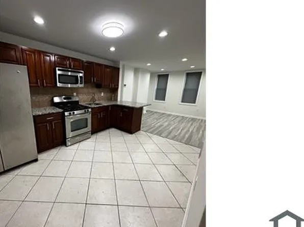 2711 Oakford St, Philadelphia, PA 19146