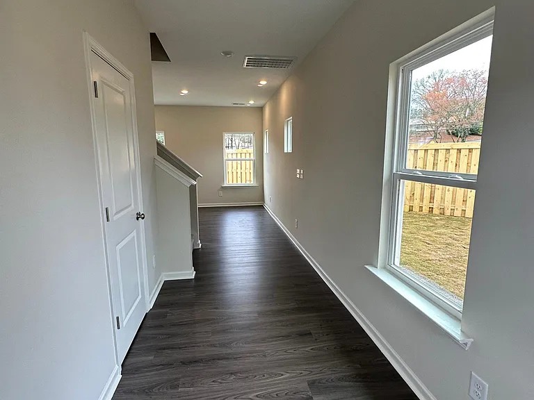 440 Couples Dr — Photo 5
