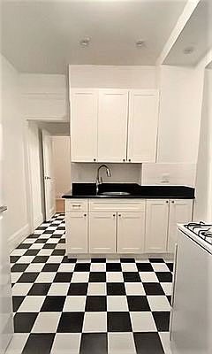 1st image of 231 Lexington Ave APT 1A