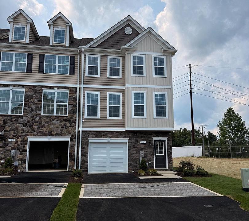1st image of 115 Potomac Ct