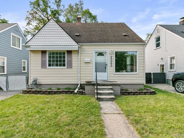 25085 Colgate St, Dearborn Heights, MI 48125