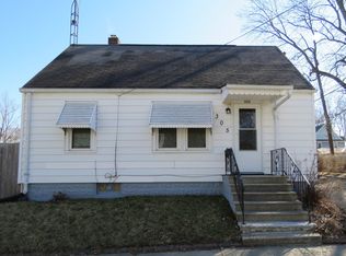 305 N Evans St, Bloomington, IL 61701