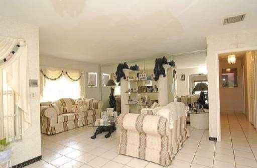 5th image of 7620 Hague Dr
