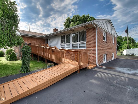 5th image of 1809 Sherwood Pl