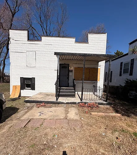2032 E North St Photo 1