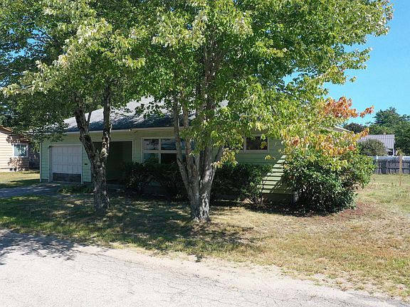 3rd image of 8 James Avenue