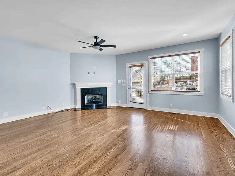 1109B S Douglas Ave — Photo 17