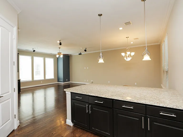 1610 Knox St #B — Photo 23