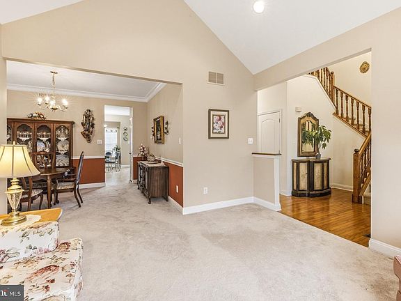 5th image of 15 Valley Forge Dr