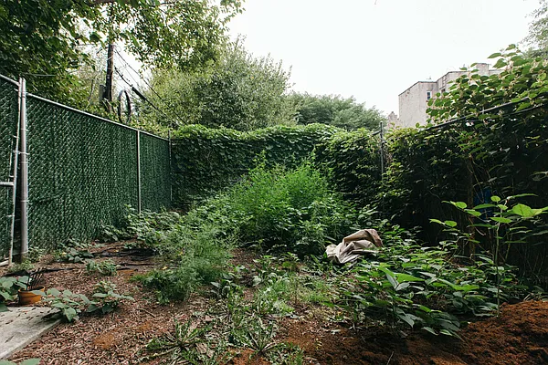 Rented by Nooklyn NYC LLC | media 23