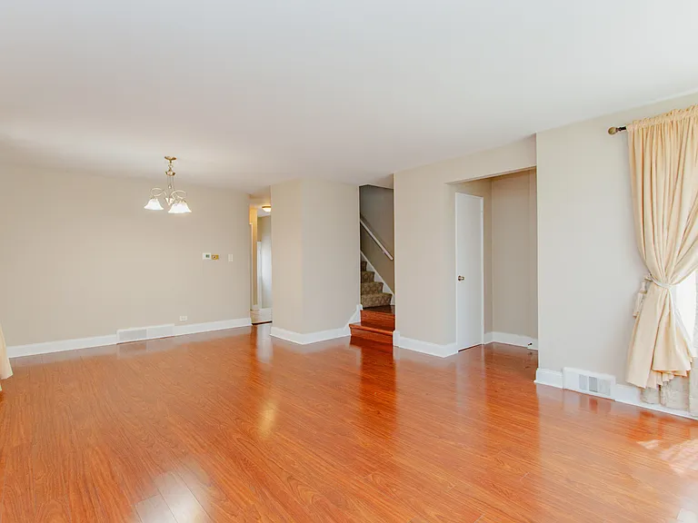 4852 Carol St — Photo 7