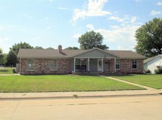 1701 N 11th St, Beatrice, NE 68310