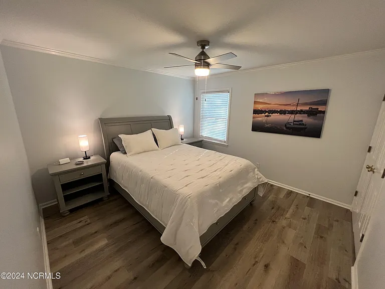 518 Rose Ave — Photo 9