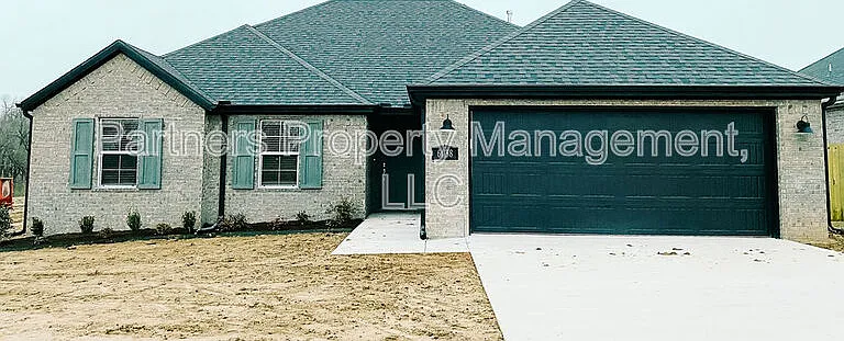 372 Canada Dr — Photo 1