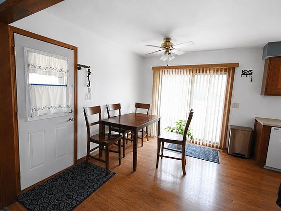 4th image of 208 Saint James St