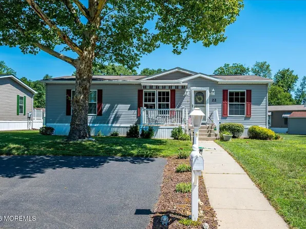 22 Easy Street, Freehold, NJ 07728