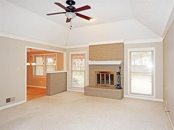 3rd image of 2074 Clayton Pl