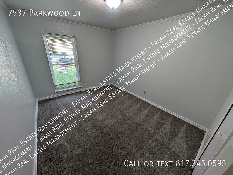 7537 Parkwood Ln — Photo 12