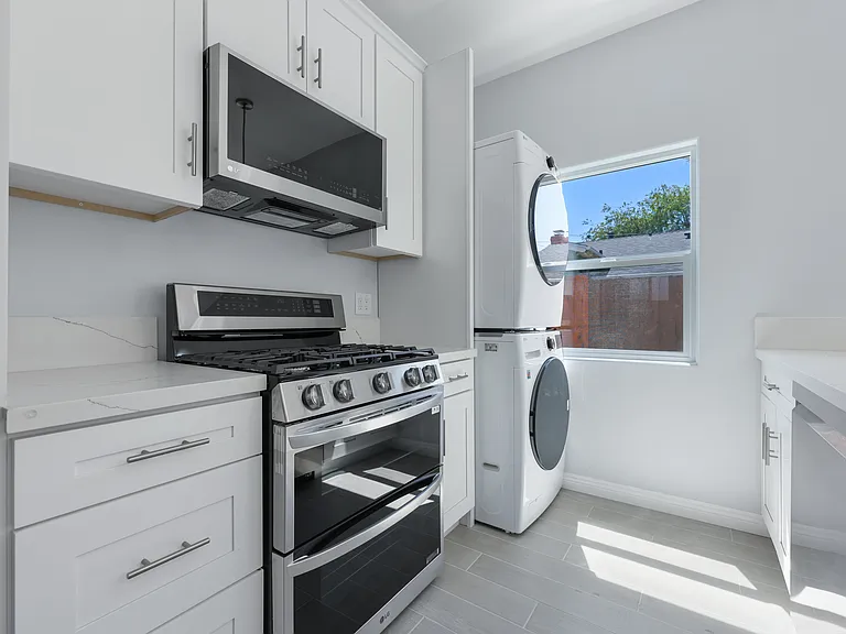4839 Mansfield St — Photo 12