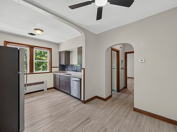 3rd image of 3969 Fillmore St #2F
