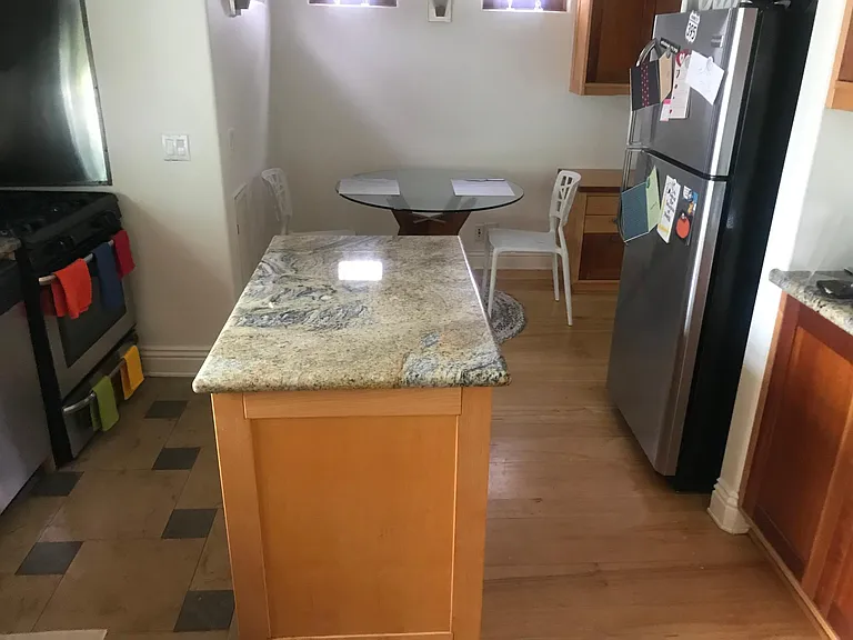 924R Valley Ave — Photo 5