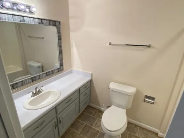 308 Percival Rd APT 402, Columbia, SC 29206