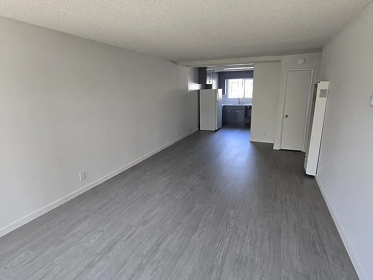 2 bed, 1.0 bath, 850 sqft, $2,295 — Photo 2