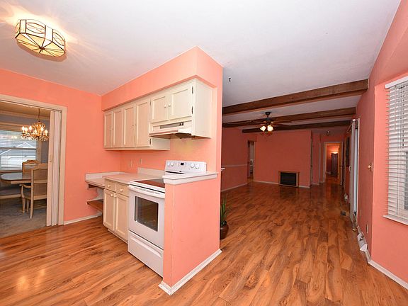 5th image of 12665 W Verona Dr