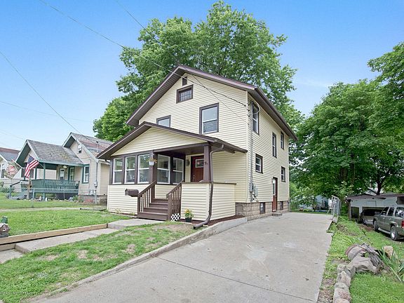 3rd image of 1421 Lansing Ave