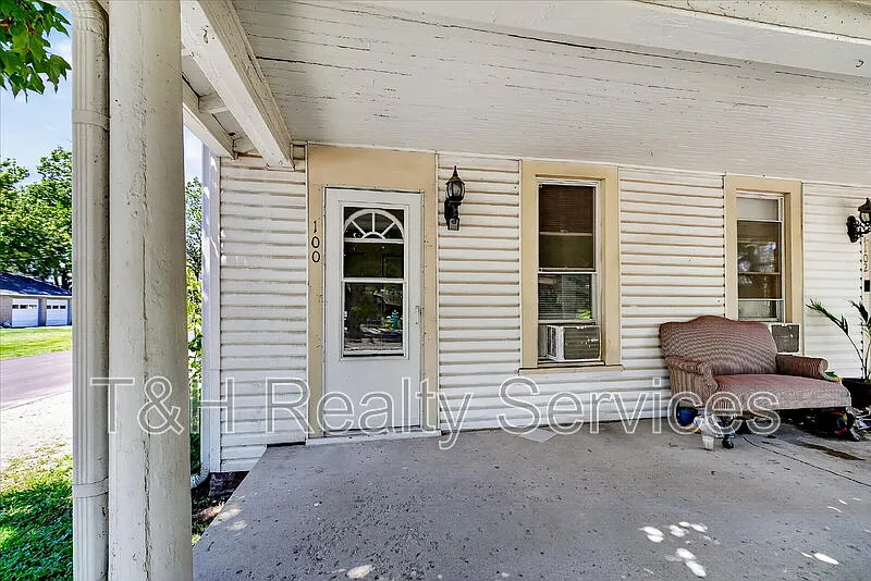 2 bed, 1.0 bath, 1100 sqft, $1,050 — Photo 4