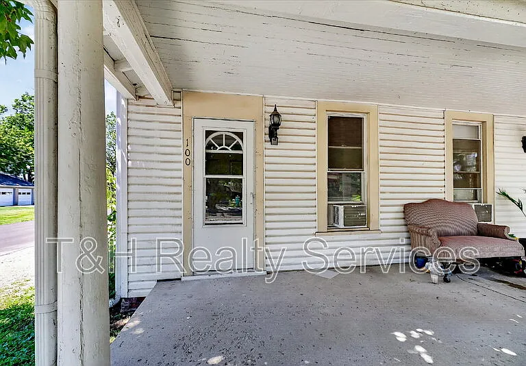 100 N Muessing St — Photo 4