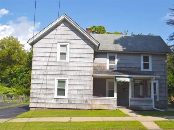 60 W 8th Ave, Gloversville, NY 12078