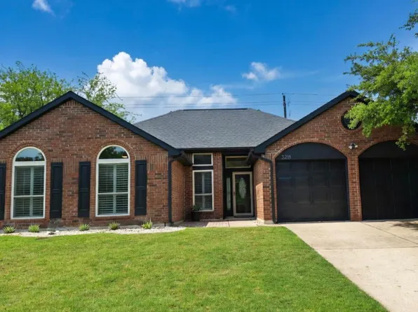 3218 Mapleridge Dr, Grapevine, TX 76051