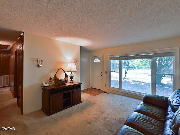 3rd image of 118 Betty Lee Ln