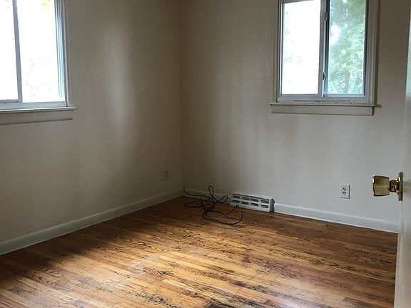 5th image of 142 Orlando Ave APT 4