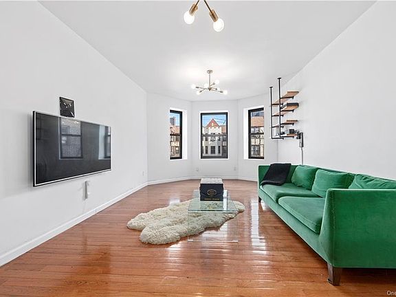 3rd image of 756 Brady Ave APT 609