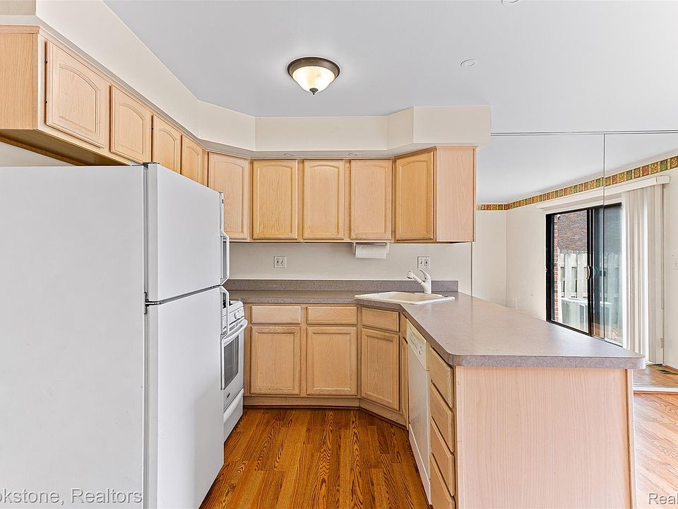 13408 Denver Cir N, photo 11