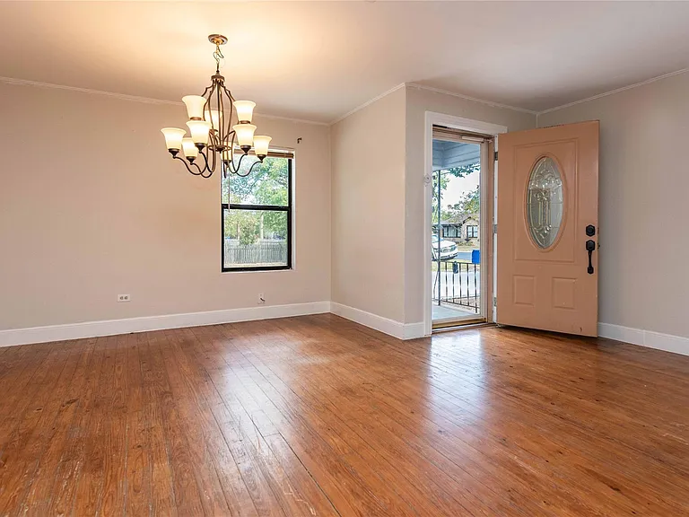 406 Lexington Rd #1 — Photo 3