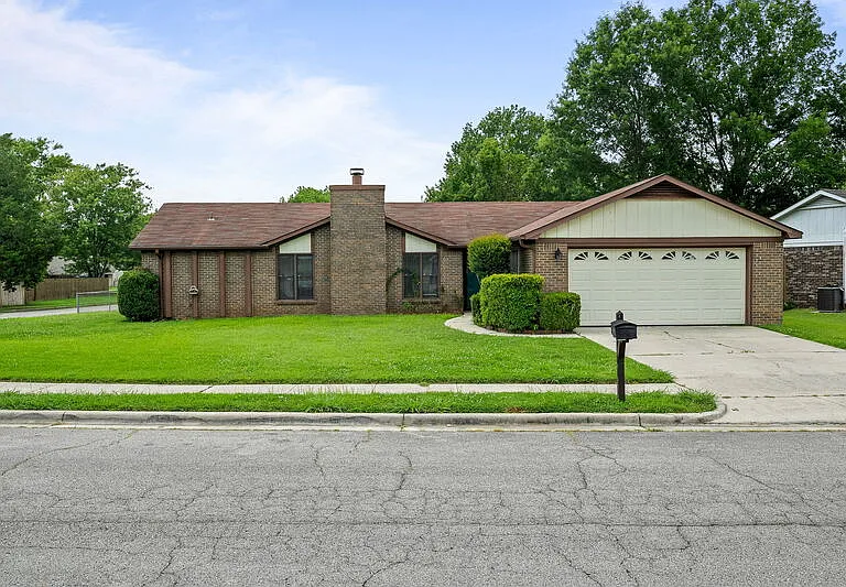 1028 Kinsey Dr SE — Photo 1