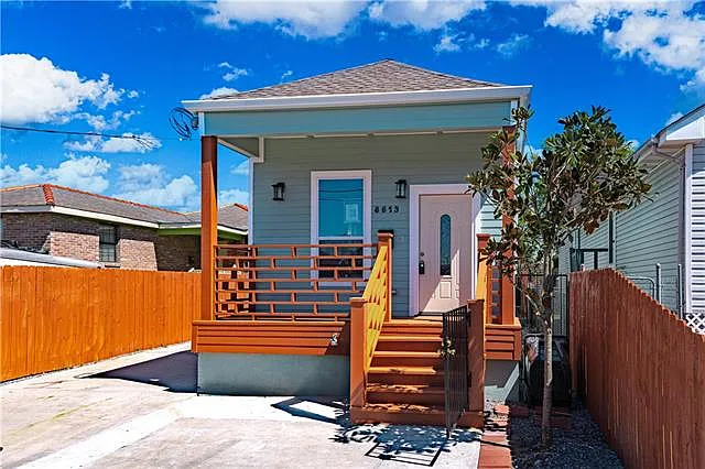 3 bed, 2.0 bath, 1490 sqft, $2,450 — Photo 2