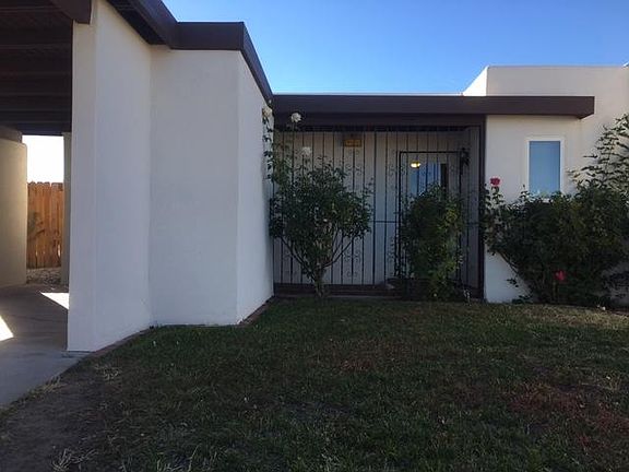 2nd image of 138 Calle Pueblo Pinado NW