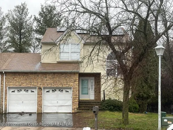 8 Hummingbird Court, Marlboro, NJ 07746