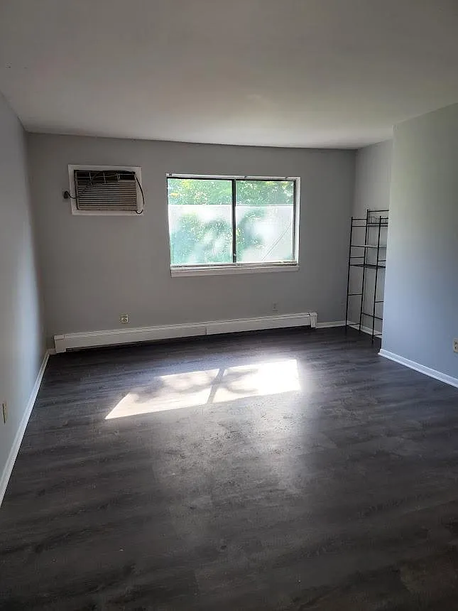 105 Herkimer St — Photo 4