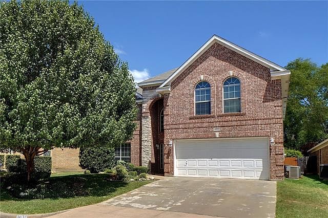 1st image of 4832 Summer Oaks Ln