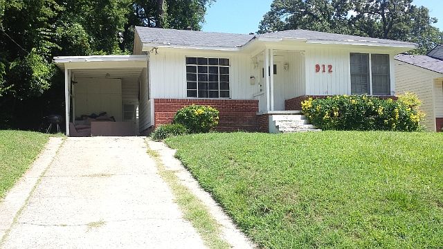 2nd image of 912 Drexel St