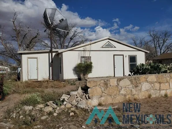208 N Cypress St, Carlsbad, NM 88220