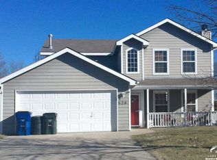 528 Salsbury Ct, Lawrence, KS 66049