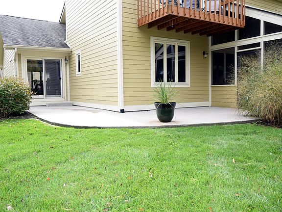 4th image of 503 Pixley Ln