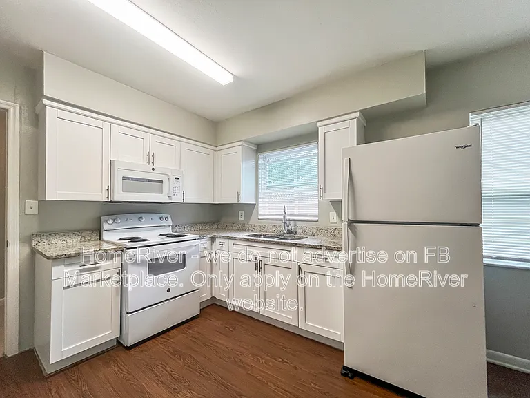 1903 W Spruce St — Photo 9