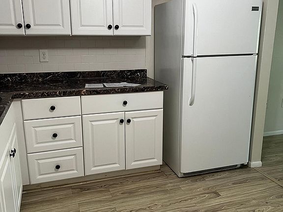 2nd image of 4012 Murdock Ave APT 1